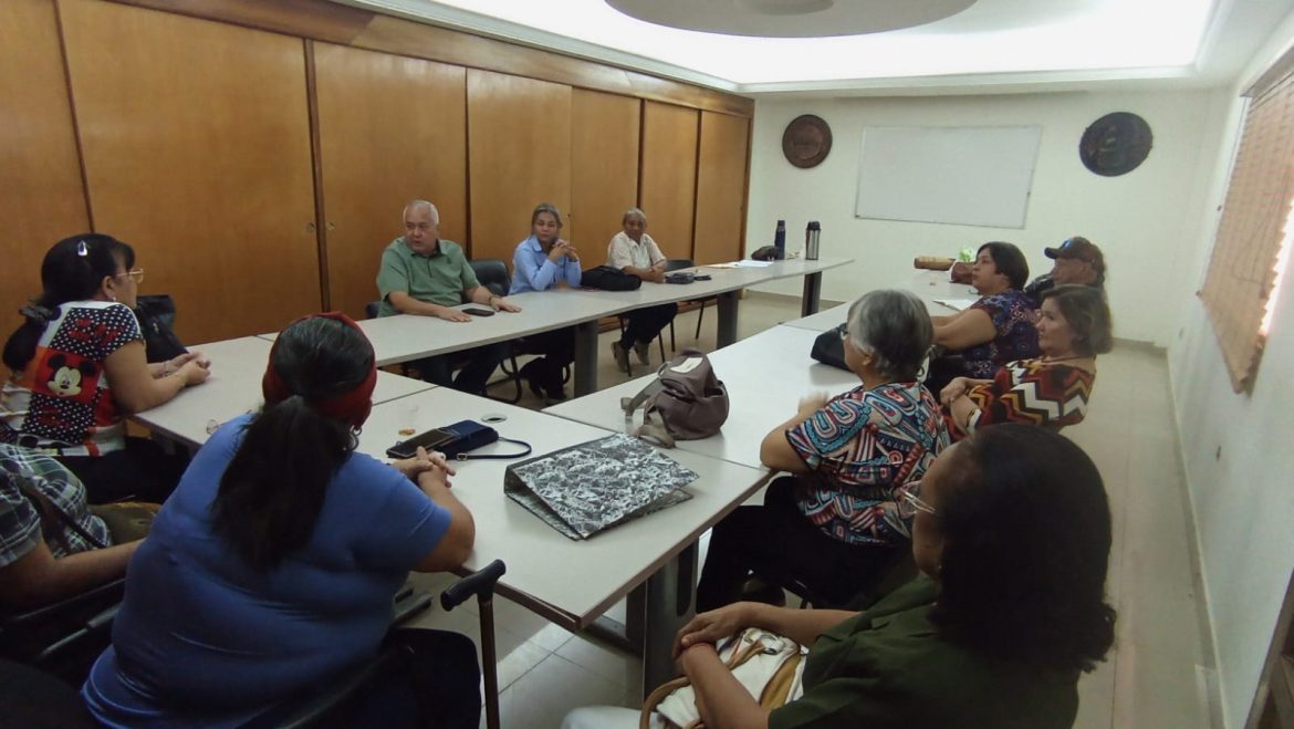 educadores de Valmore Rodr{guez
