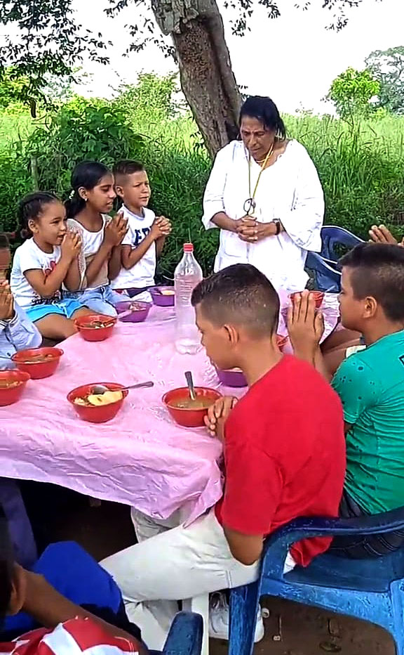 Fundación “Con Mis Hijos de la Mano” jornada social