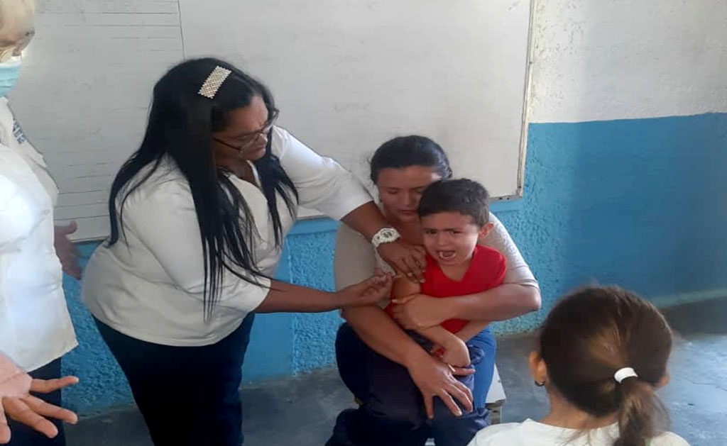 Hospital de Cabimas atendió más de 17 niños en jornada de vacunación