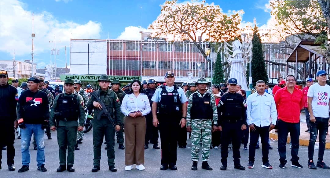 Lagunillenses conmemoraron ante el Libertador el Día de la Dignidad venezolana del 4-F