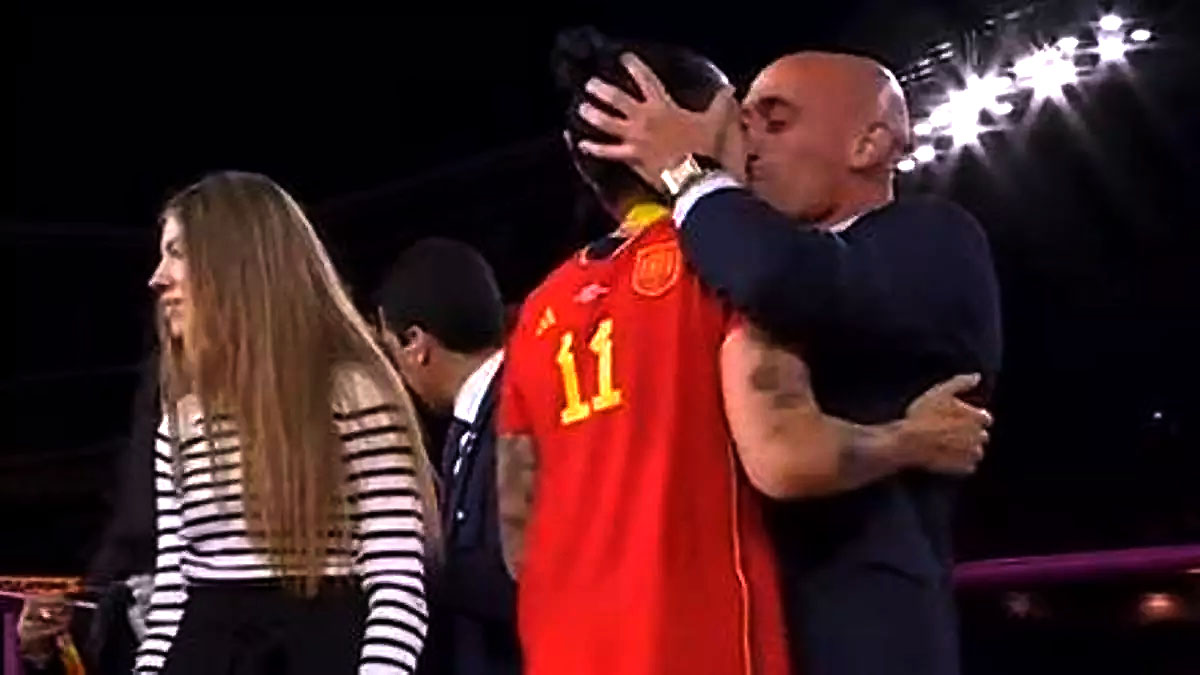 Declaran culpable a Luis Rubiales por besar a Jenni Hermoso