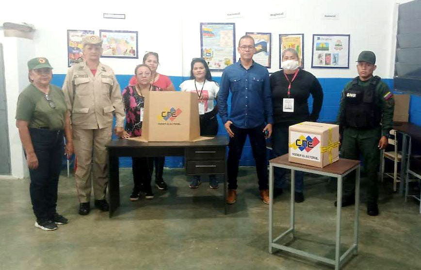 CABIMAS.- Desde muy tempranas horas de este domingo 2 de febrero, se llevó  a cabo la instalación   de los 35 centros nucleados electorales para la realización  de la  III Consulta Nacional del Poder Popular en Cabimas, estado Zulia,  correspondiente a la primera jornada del 2025