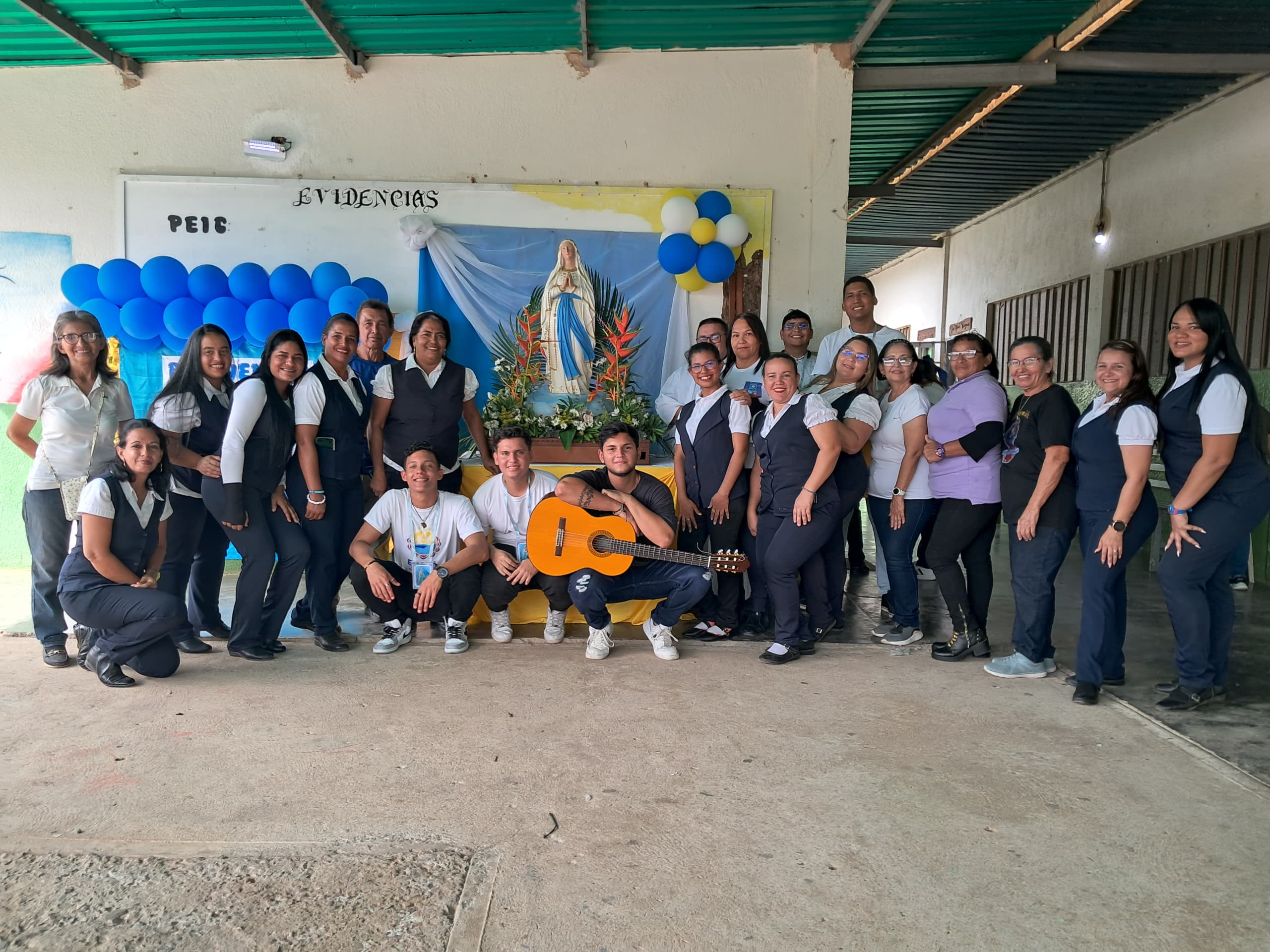 Simón Bolívar celebra con júbilo el Día de la Virgen de Lourdes 