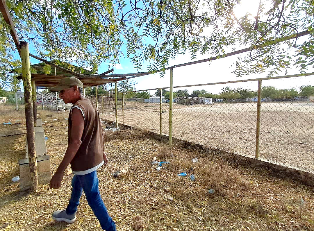Vecinos del barrio Campo Lindo exigen mejoras de espacios deportivos