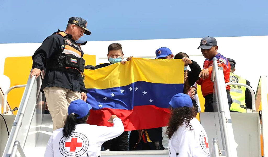 Venezuela recibe a 242 migrantes deportados desde México