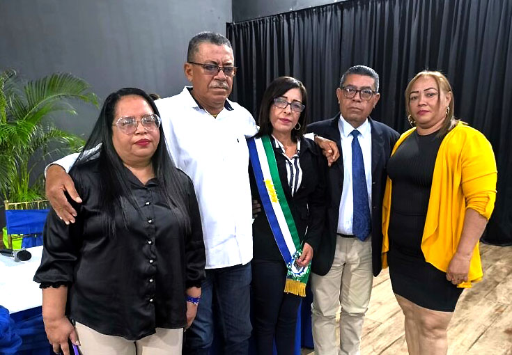 Yasmin Colina  alcaldesa encargada del municipio Colón