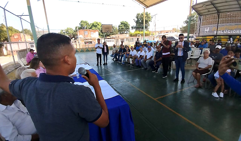 Maracaibo.- En un ejercicio de democracia participativa, ciudadanos de varios municipios del estado Zulia se congregaron en asambleas para debatir y proponer acciones en defensa de sus derechos y la democracia.