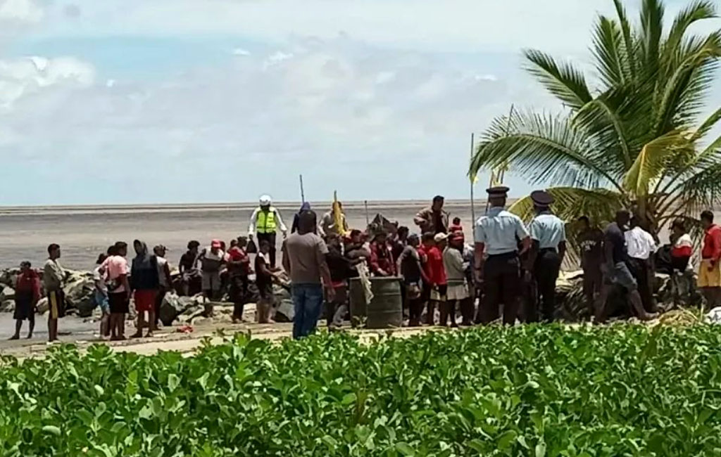 Devuelven a 75 venezolanos de embarcación interceptada en la costa de Guyana