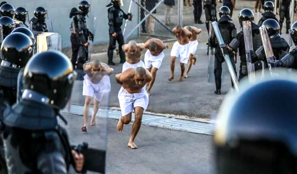 Internacionales.- Alirio Guillermo Belloso avisó el viernes pasado a sus familiares que sería deportado a Venezuela, pero desde entonces no han vuelto a saber nada de él y necesitan confirmar si está en el Centro de Confinamiento del Terrorismo (CECOT) en El Salvador porque su rastro desapareció del sistema de Inmigración estadounidense.