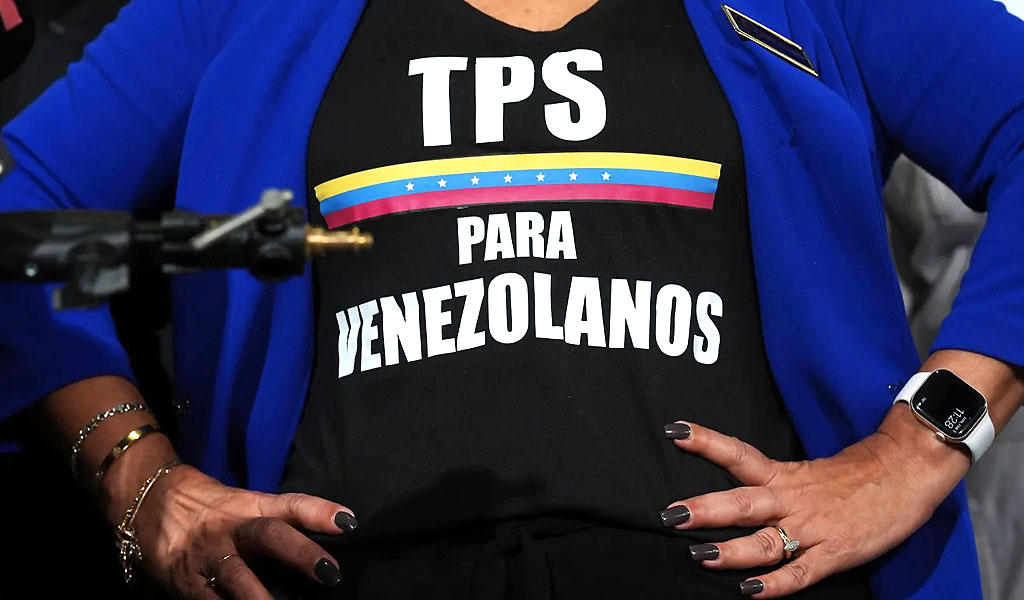 Juez bloquea la decisión de Trump de cancelar el TPS para venezolanos y haitianos