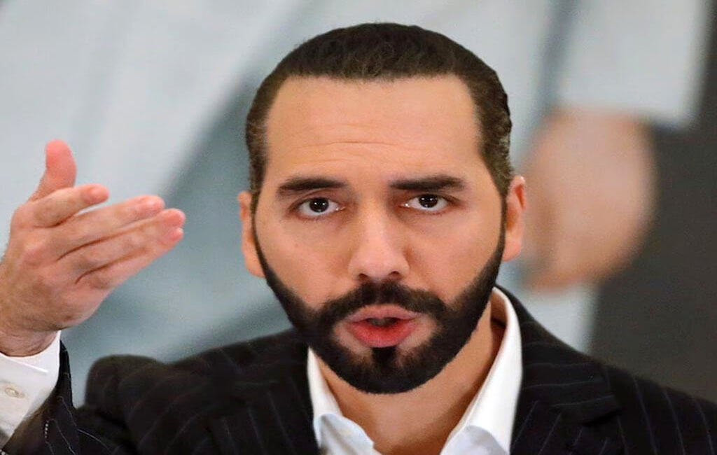 Nayib Bukele recibe en su cárcel a 238 miembros del Tren de Aragua