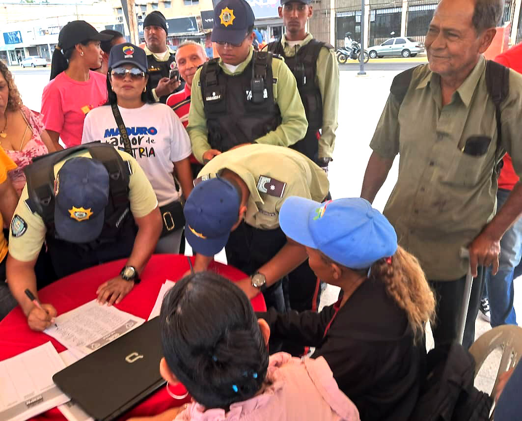 Recolectan firmas en rechazo a acciones contra migrantes venezolanos