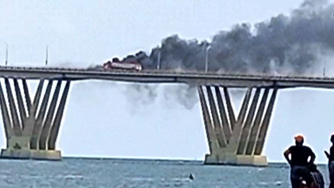 Se incendió una gandola cargada de gasolina en el Puente sobre el Lago de Maracaibo