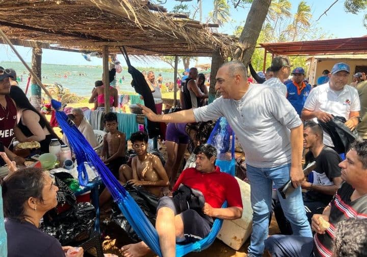 Temporadistas colmaron playas del municipio Santa Rita durante el Carnaval 2025