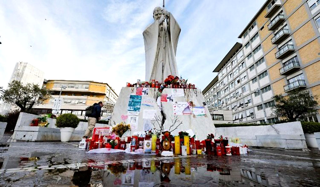 Vaticano sobre el Papa “Mejorías se han consolidado aún más"