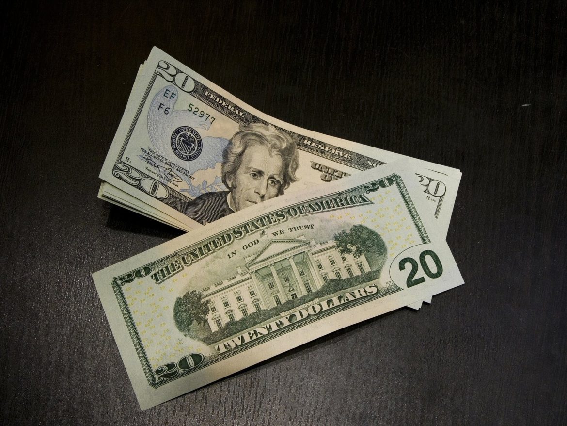 BCV: Dólar se cotizará este martes 8 de abril en Bs. 73 35