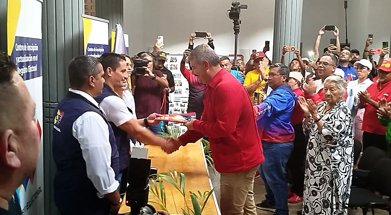 El Huracán Bolivariano del Zulia acompañó a Luis Caldera