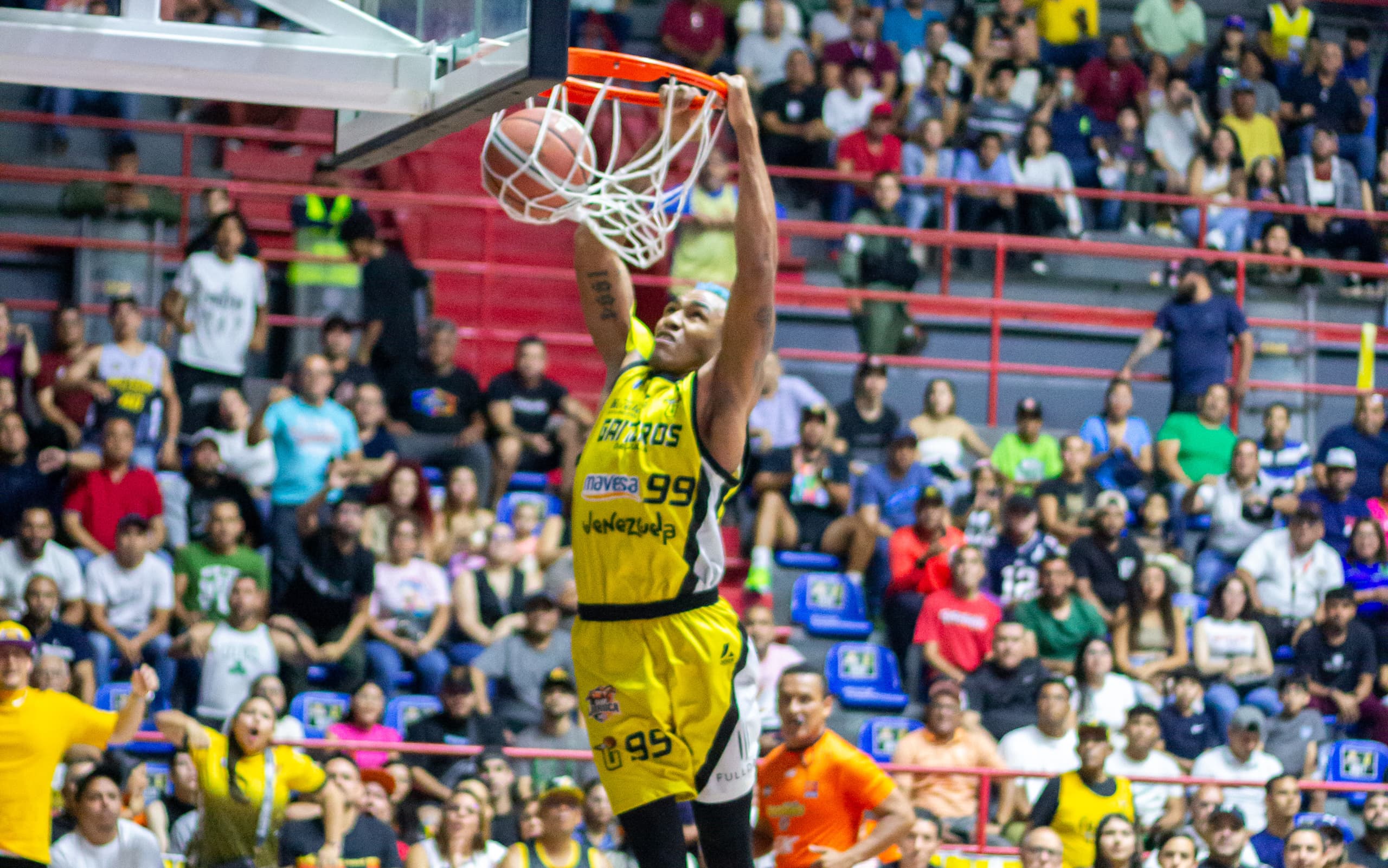 Victoria con coraje y corazón Gaitero vence a Trotamundos 84-83