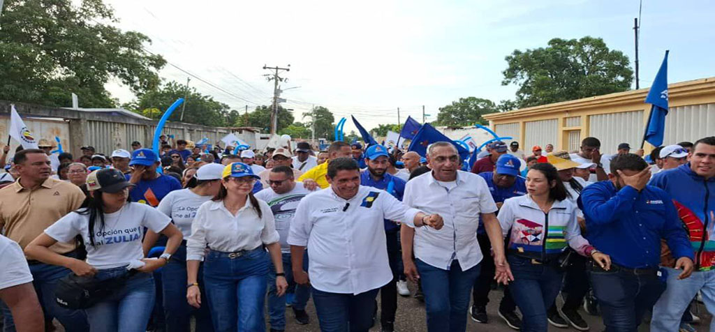 Ely Ramón Atencio cerró campaña escuchando el clamor de los marabinos