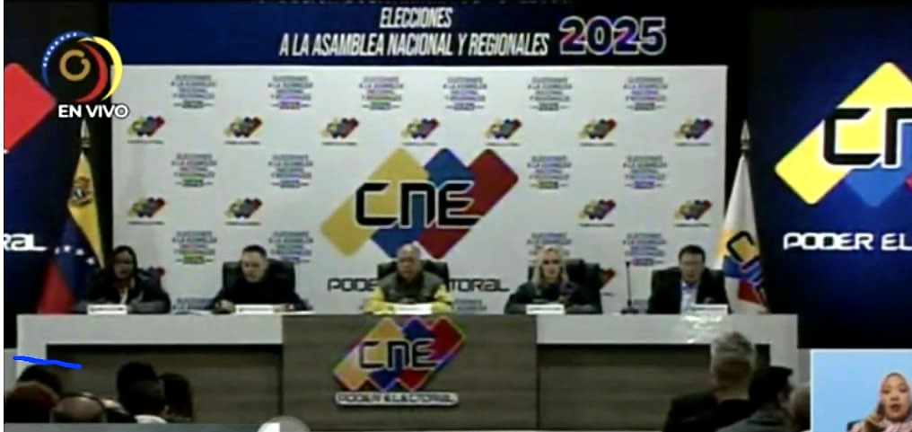 Nacionales .- El Consejo Nacional Electoral (CNE), en un primer boletín oficial emitido este domingo 25 de mayo, anunció los resultados de las elecciones regionales y parlamentarias de 2025, confirmando una victoria contundente para el Gran Polo Patriótico Simón Bolívar, al adjudicarse 23 de las 24 gobernaciones, incluyendo la de la Guayana Esequiba, mientras que la oposición ganó una.