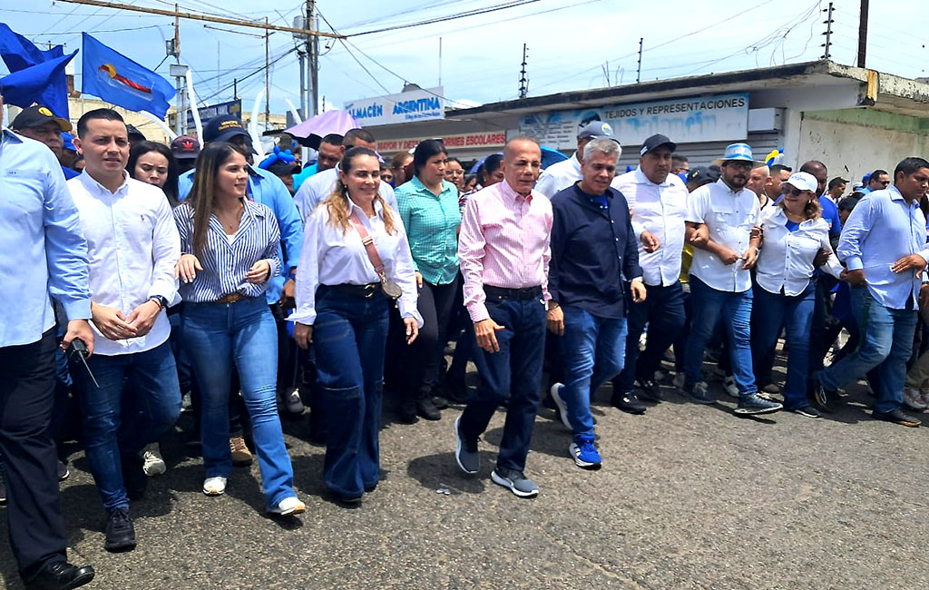 Candidato Manuel Rosales cierra campaña electoral en Lagunillas