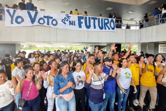 Desde el rectorado de LUZ Los estudiantes vamos a salir a votar el 25 de mayo por Manuel Rosales Guerrero