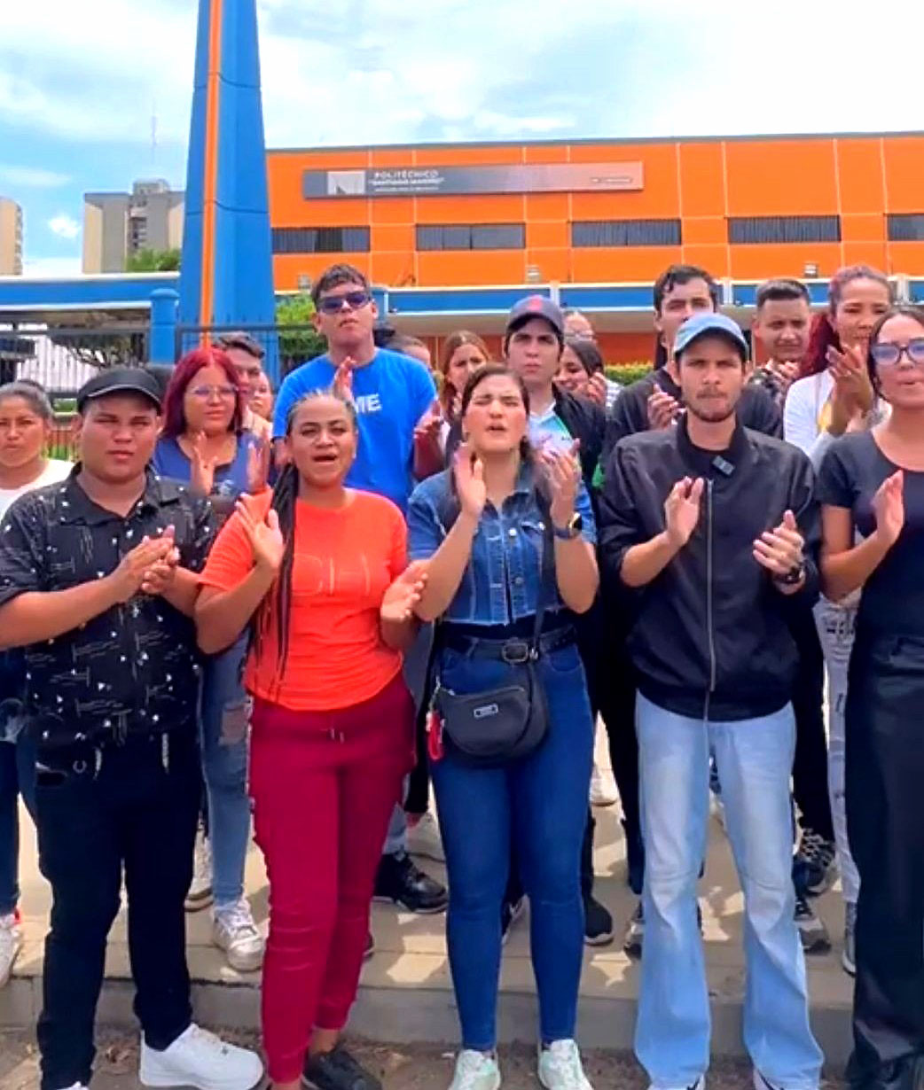 Estudiantes llamado a votar este 25 de mayo