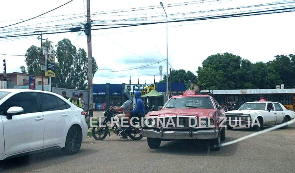 Lanzan artefacto explosivo a un supermercado en Cabimas