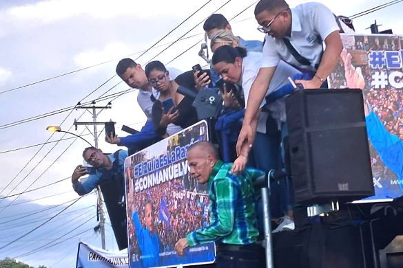 Manuel Rosales culminó campaña en Cabimas