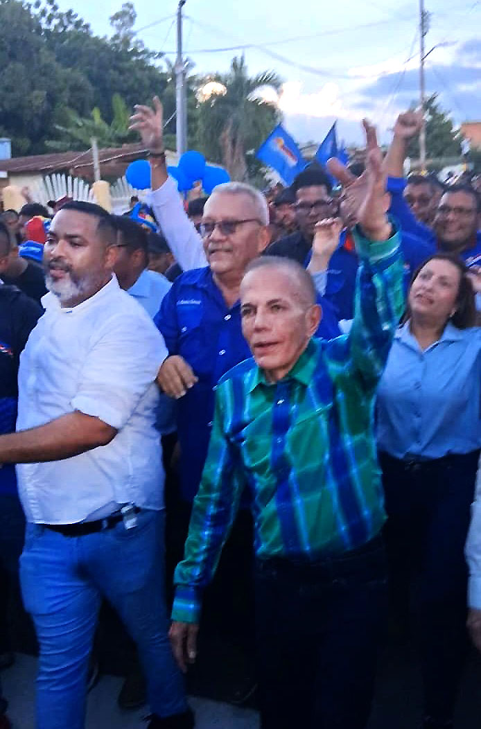 Manuel Rosales culminó campaña en Cabimas