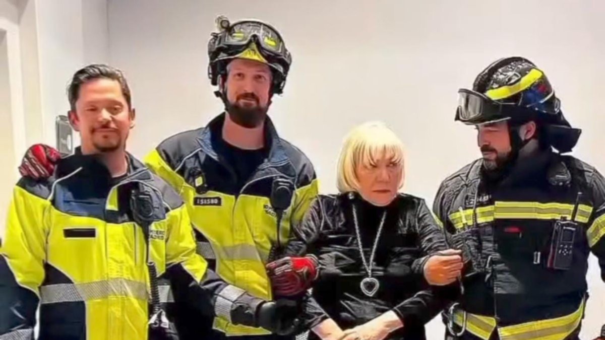 Mirla Castellanos queda atrapada en ascensor en Madrid 