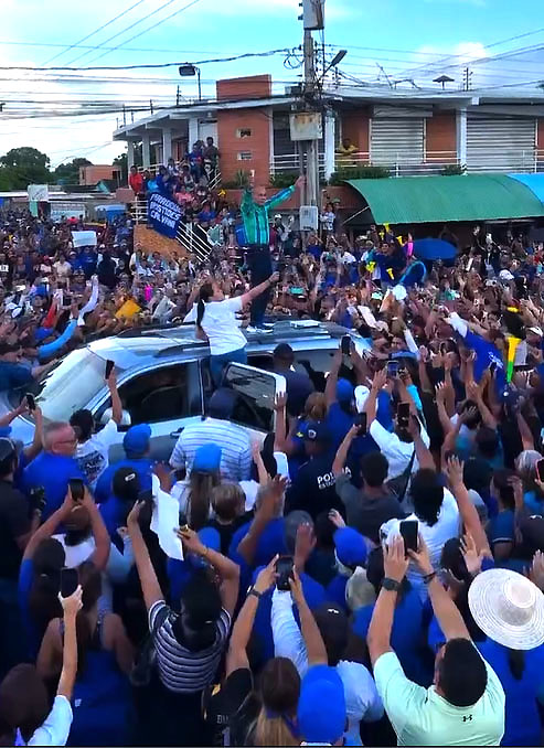 Manuel Rosales culminó campaña en Cabimas