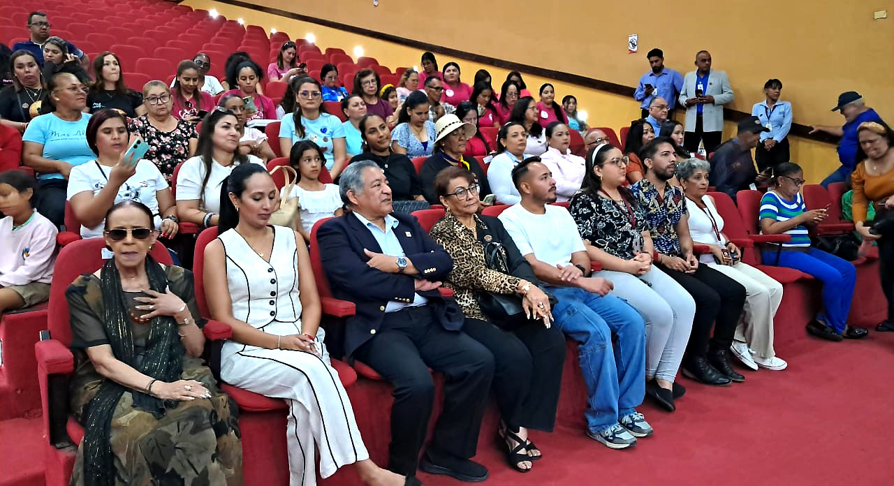 Orden ciudad de Cabimas e hija ilustre a Yolanda Moreno