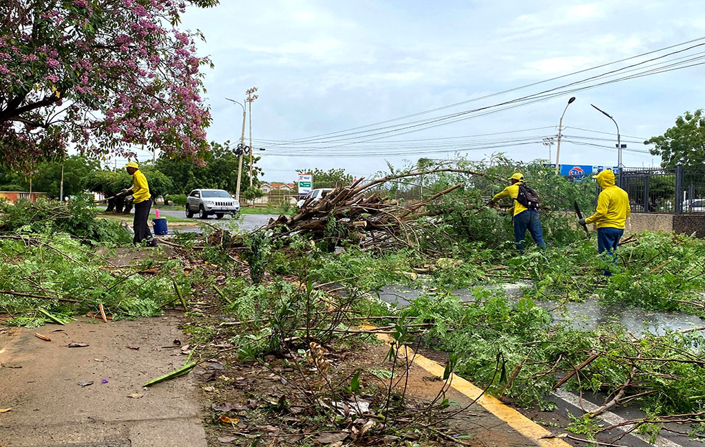 Protección Civil, Bomberos de Maracaibo e IMA desplegados en Maracaibo por las lluvias
