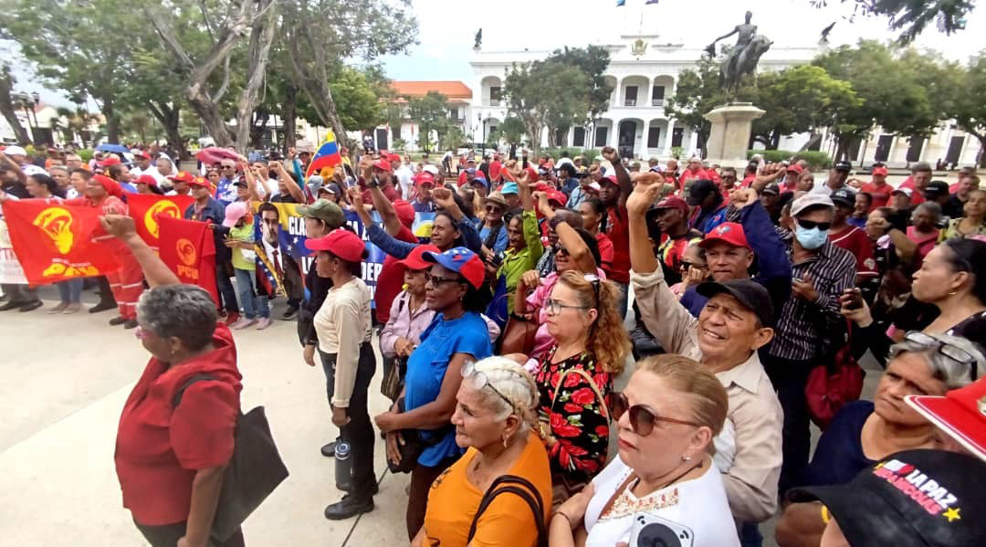 Trabajadores bolivarianos celebraron aumento integral de 160