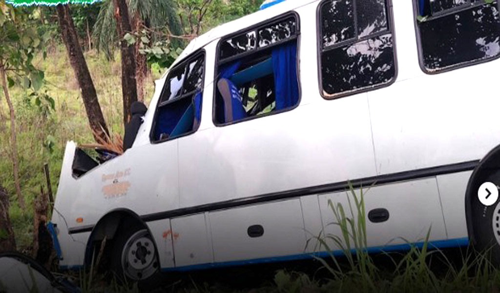 Vuelco de autobús en Barinas dejó tres fallecidos y 15 heridos