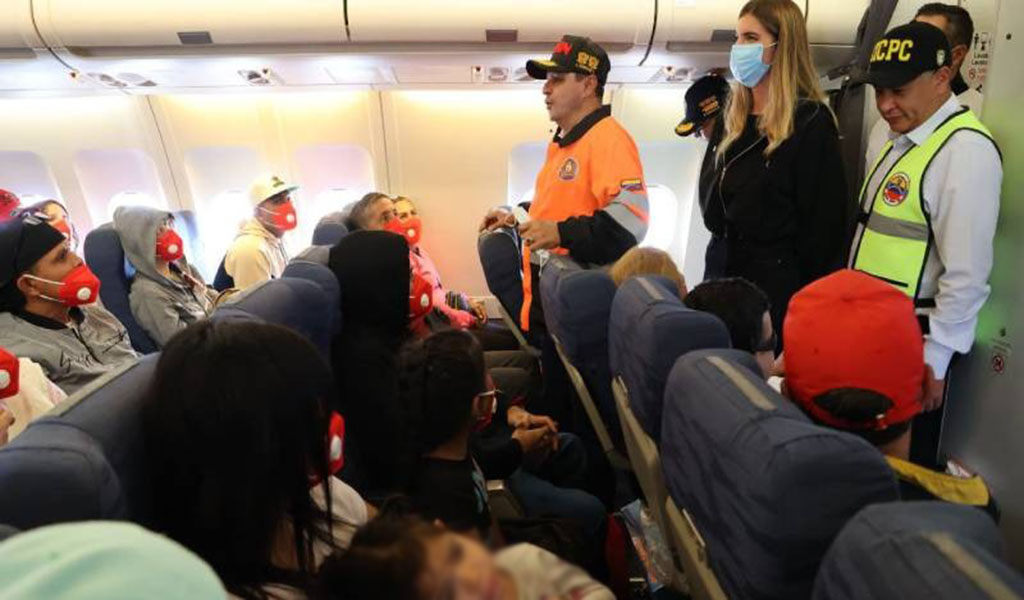 Nacionales.- A través del Plan Vuelta a la Patria, que lleva adelante el Gobierno Bolivariano, este jueves arribaron al aeropuerto Internacional Simón Bolívar de Maiquetía, estado La Guaira, un total de 252 connacionales provenientes de México, tal y como lo habría anunciado el vicepresidente Sectorial de Política, Seguridad Ciudadana y Paz, Diosdado Cabello, durante su programa «Con el Mazo Dando».