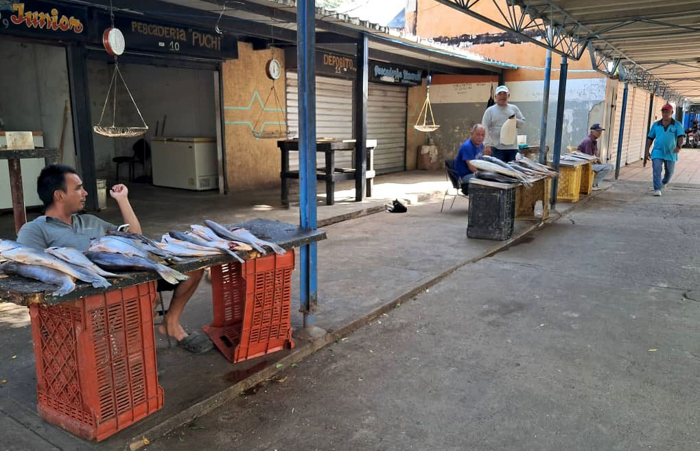 Comerciantes de Cabimas un mes sin servicio eléctrico