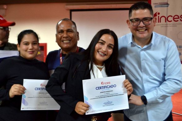 Inces Zulia entrega certificados de Encuelladores de Pozos Petroleros