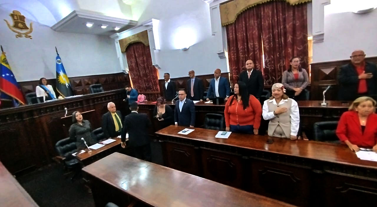 Juramentación de la nueva directiva del CLEZ