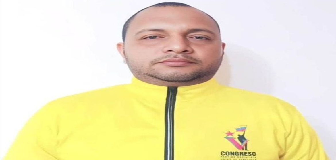  Minhell Xavier Domínguez es un joven comprometido con las luchas sociales del PSUV, donde además ocupó cargos de gran relevancia.