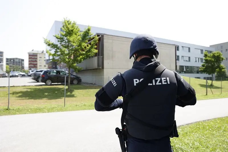 Un exalumno mata al menos a 11 personas en escuela de austriaca
