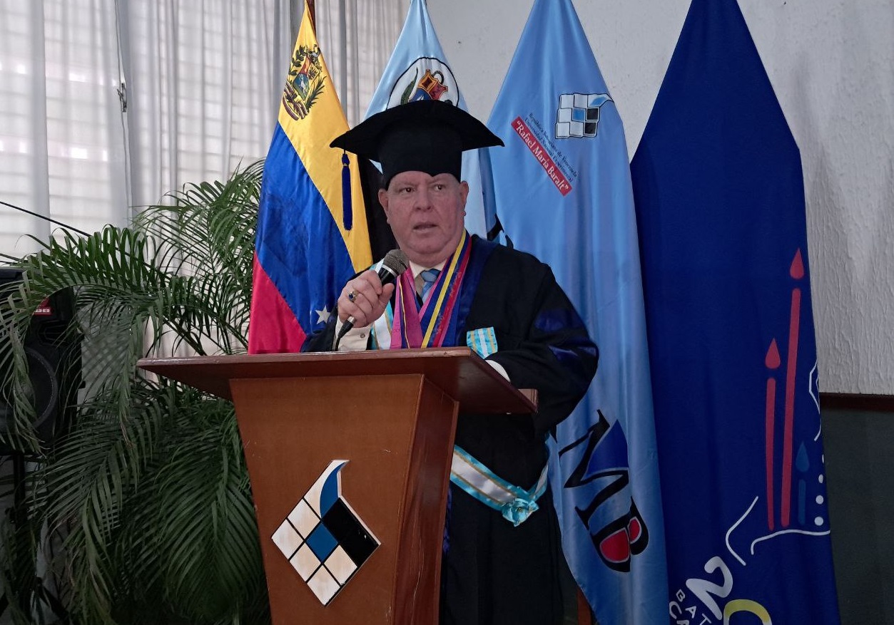 El acto central se realizó la mañana de este jueves cinco de junio de 2025 en la Biblioteca Andrés Eloy Blanco de la mencionada sede universitaria.