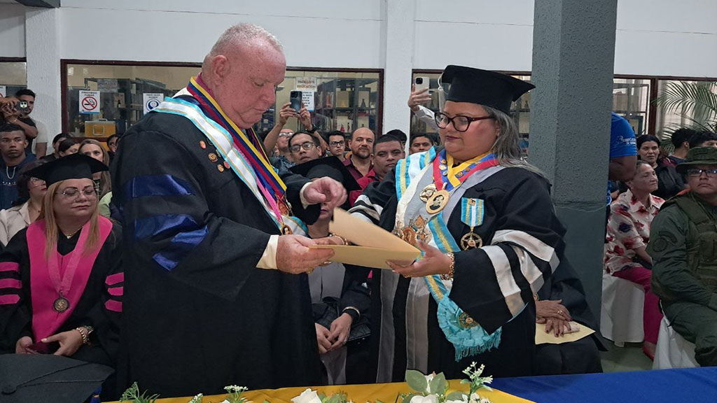El acto central se realizó la mañana de este jueves cinco de junio de 2025 en la Biblioteca Andrés Eloy Blanco de la mencionada sede universitaria.