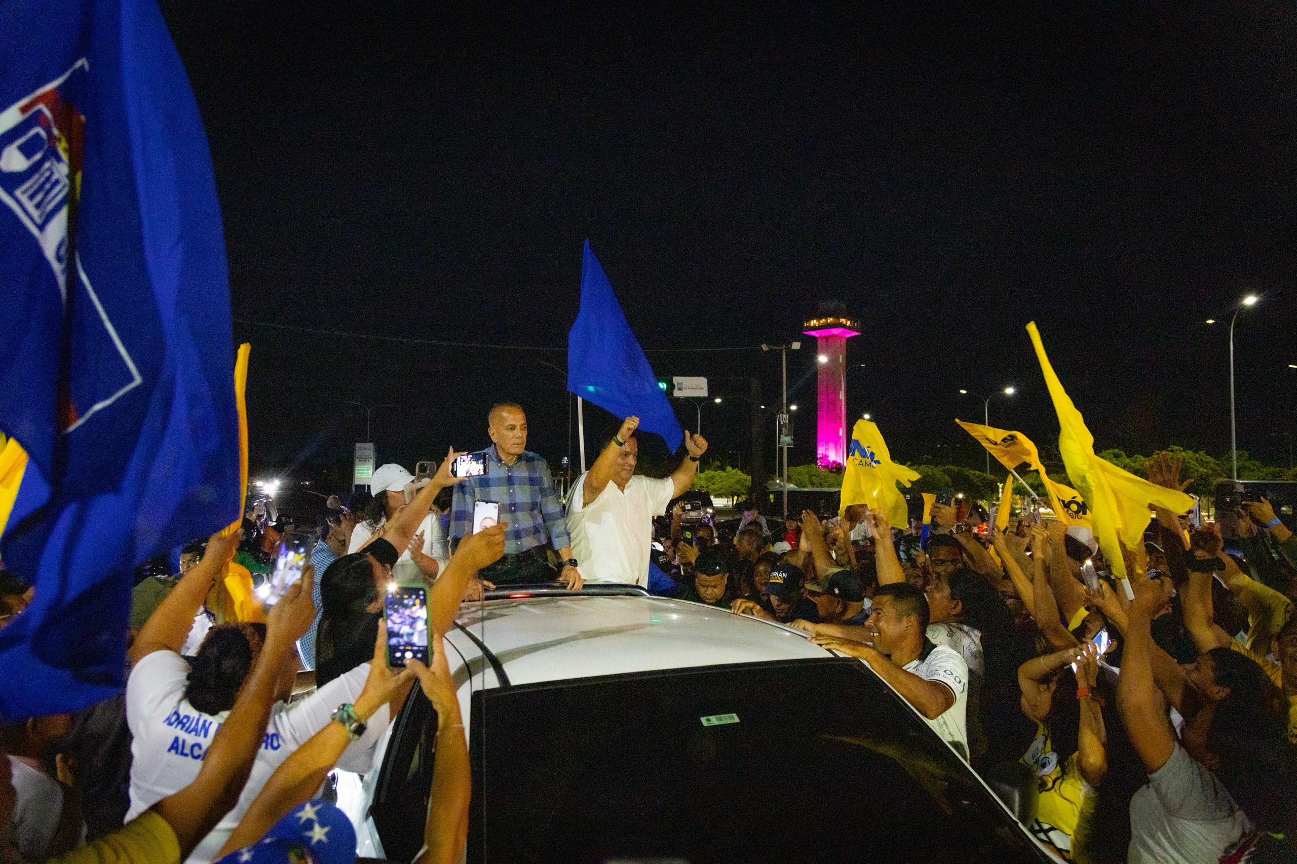 Adrián Romero cerró campaña en Maracaibo