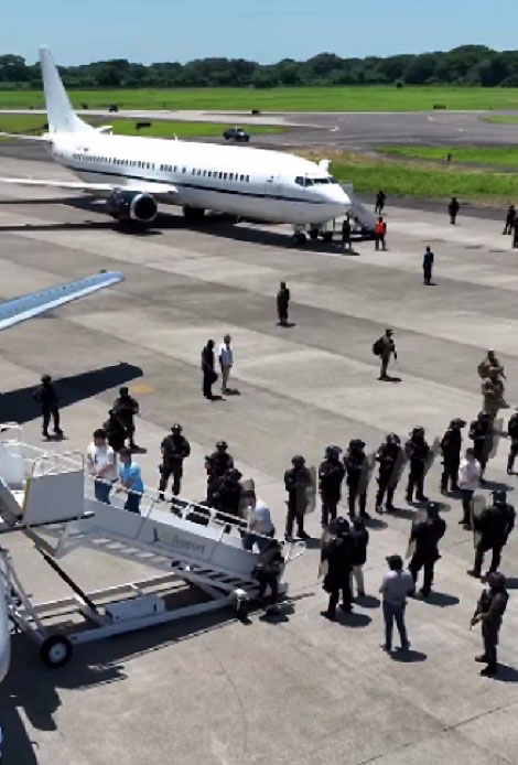 Bukele confirmó envío a Venezuela de todos los venezolanos detenidos en el CECOT