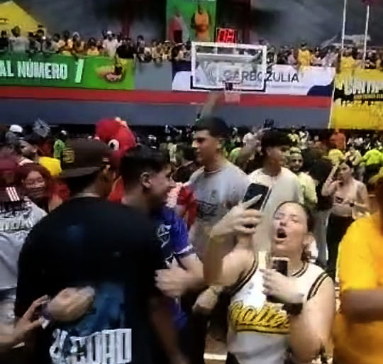 Celebración de Gaitero del Zulia tras coronarse campeón 16 R