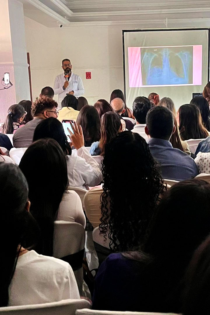 Clínica Ferrebus celebra 35 aniversario con jornada científica