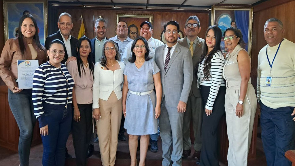 Concejo Municipal de Valmore Rodríguez rinden homenaje a los periodistas en su día 
