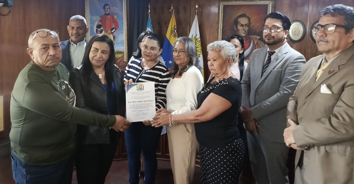 Concejo Municipal de Valmore Rodríguez rinden homenaje a los periodistas en su día 